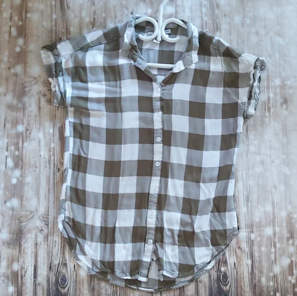 Button down plaid blouse - Picture 1 of 3